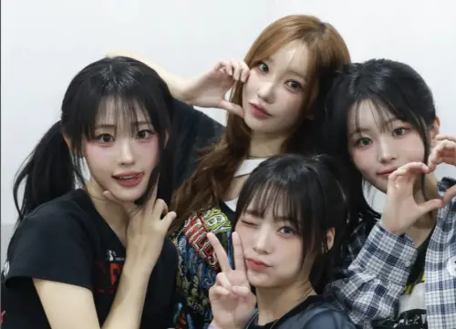 AAA彩排照流出！工作人員實況轉發「第一組是QWER」粉絲全暴動
