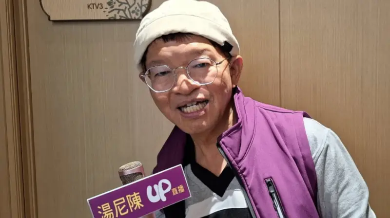 ▲英文補教名師Tony陳（如圖）2016年後消失於演藝圈，低調經營起「好康趴趴走」頻道、當起YouTuber，現年65歲的他，性格仍舊無釐頭，讓人回憶起他昔日荒唐行徑，就連吳宗憲都傻眼無語。（圖／翻攝自Tony陳臉書）