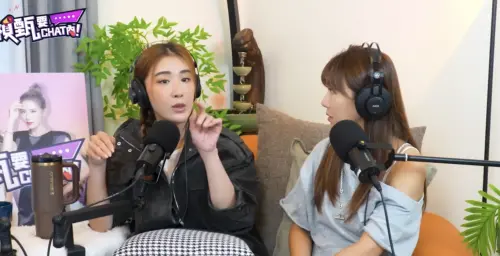 ▲小禎（左）把李進良當家人，一切以女兒為主。（圖／翻攝自YouTube禎甄要chat內）