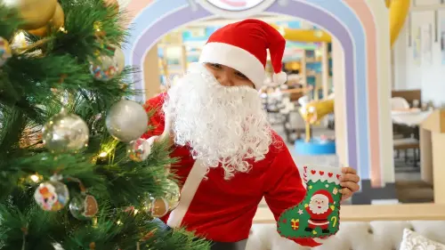 ▲業者規劃「聖誕驚喜來敲門」、「DIY驚喜聖誕 WOW」手作聖誕襪等應景活動。(和逸飯店·台南西門館提供)