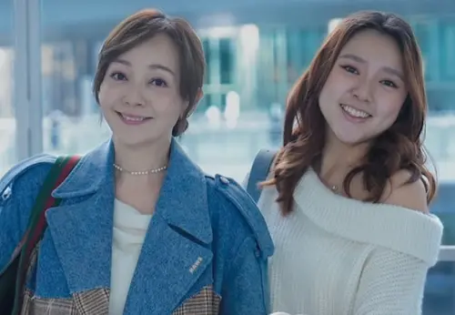 王仁甫為19歲愛女慶生！酒窩神複製媽媽季芹　粉絲讚：笑容好美
