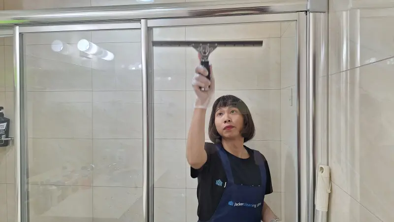 ▲現年36歲，在潔客幫兼職2年多的戴小姐分享，因為本身有斜槓其他職業，想透過家事清潔工作當跳板。（圖／戴小姐提供）