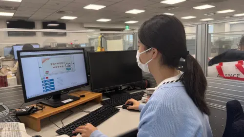 ▲富邦金控同仁投入視障者電子書校對工作，協助提升無障礙閱讀資源，展現企業推動公益與數位平權的行動力