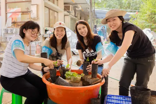 ▲配合富邦「Run For Green™」計畫，志工親手種植原生樹種幼苗，守護在地生態環境