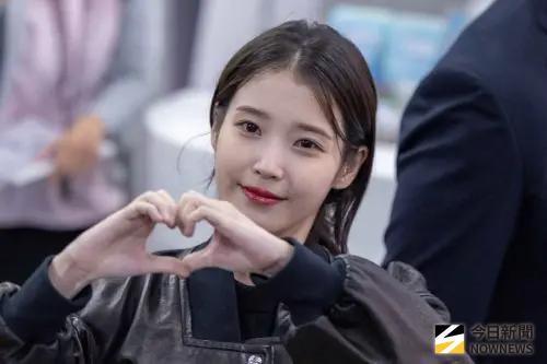 泰勒絲發62億GD送金條寵員工！IU包百人商務艙+人人50萬再送黃金
