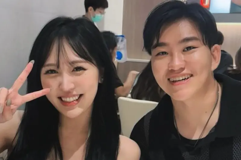 ▲YouTuber「Joeman」（九妹）遭爆新歡女友是網紅蕭伊，而在Joeman與蕭伊的緋聞討論串中，有網友提及3年前的網紅團購假鞋風波，蕭伊稍早直接現身留言。（圖／翻攝自IG@11.sns）