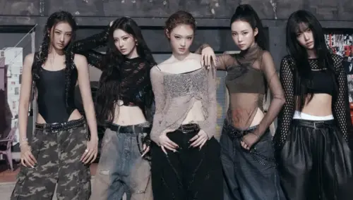 ▲（左起，Gawon、Anna、Ella、Narin、Sooin）（圖／Meovv IG @meovv.ig）