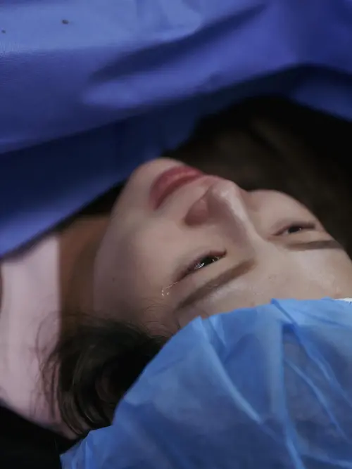 ▲劉品言在產房聽到女兒哭聲，感動破防落淚。（圖／翻攝自劉品言IG@esther88）