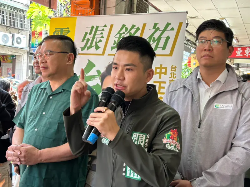 ▲力拚民進黨內中正、萬華區議員初選,參選人張銘祐上午於西園路正式成立服務處。(圖/記者陳佩君攝,2025.12.06)