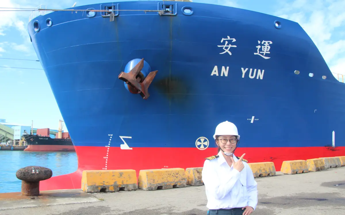 航駛船隊中的「巨無霸」 中油首位女船長林嘉玲談盡海上甘苦