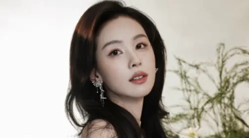 ▲陳都靈（如圖）獻祭死訊延燒，今天發現陳都靈工作室先前公開其行程的文章遭刪除，背後是否暗藏內幕？可能有待陳都靈是否出席16日的活動，才能夠水落石出。（圖／翻攝自陳都靈工作室微博）