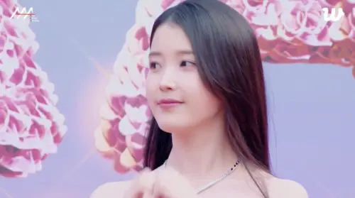 ▲AAA IU（圖／WEVERSE）