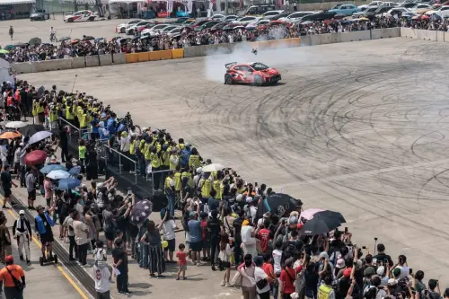 ▲豐田章男今年曾兩度來台灣，駕駛GR Yaris Rally表演甩尾。（圖／IG@tgr_tw）