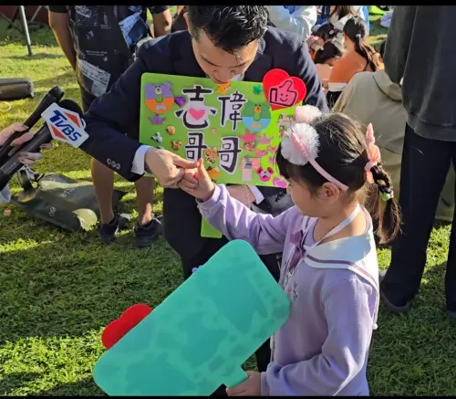 ▲佈局2026桃園市長選戰！何志偉積極走訪「超前部署」辦親子活動。（圖／翻攝畫面）