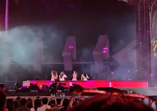 ▲AAA頒獎典禮圓滿落幕，但買到FN區的粉絲相當不滿，全程幾乎都看背面表演，也鮮少藝人到延伸舞台表演，讓花錢的粉絲感到傻眼。（圖/讀者授權提供）