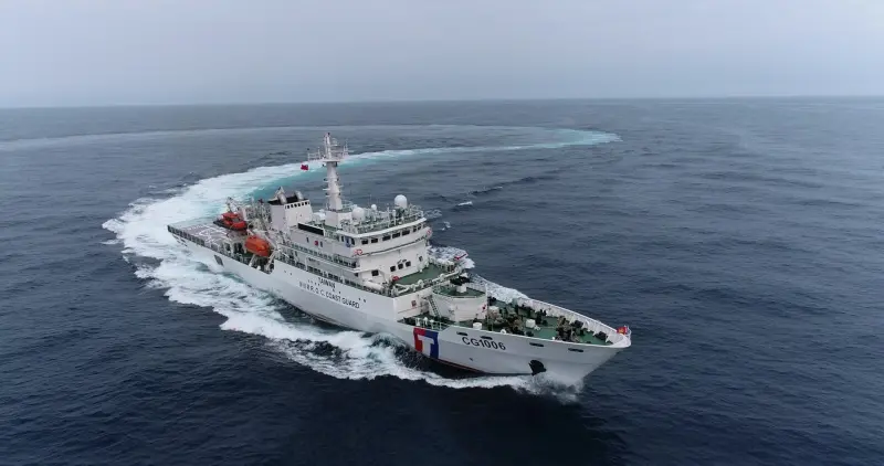 ▲中國海警船再侵門踏戶，首度在「台灣灘」海域進行搜救應急演練，海巡署痛批，根本是魚目混珠行為，對台進行騷擾而非執法。（圖／海巡署提供）