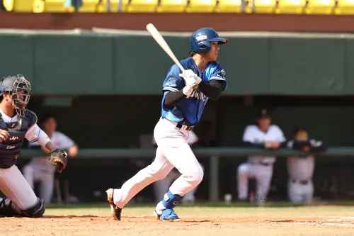 ▲台灣海洋田子杰在冬季聯盟表現活躍，以25安、打擊率4成31排名打擊榜榜首。（圖／中職提供）