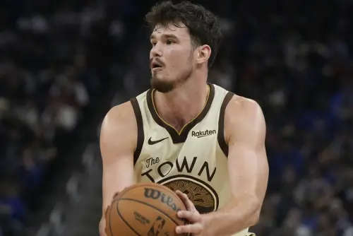 ▲213公分中鋒波斯特（Quinten Post）本場投進4顆三分攻下16分，表現其實可圈可點，但關鍵時刻延遲出手，卻遭球迷痛罵。（圖／美聯社／達志影像）