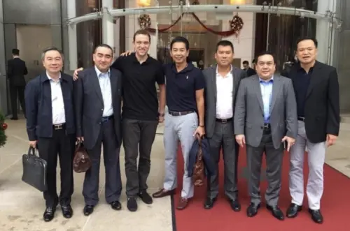 清剿詐騙卻爆合照門！泰國總理阿努廷捲入風波　主嫌疑逃往杜拜
