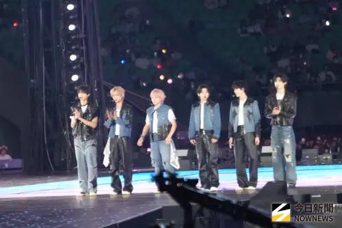 ▲「Festa ACON 2025」票房不敵AAA，KickFlip（如圖）表演時，看台、3樓空一大片。（圖／讀者提供）