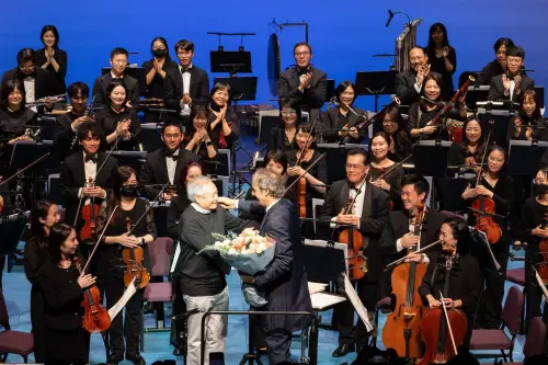 ▲李安和《色戒》配樂戰友、法國電影配樂大師亞歷山大・戴斯培（Alexandre Desplat）相遇在台北市。（圖／台北市立交響樂團提供）