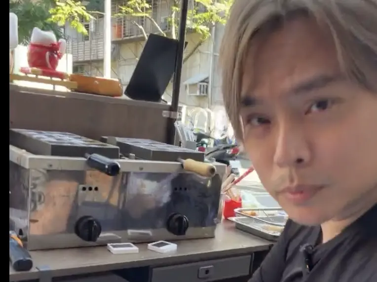 ▲卡古過去曾為了節目整形，動了眼睛、鼻子，但工作並沒有因此變多，現在轉戰幕後月入約10萬元，還斜槓賣起雞蛋糕。（圖／翻攝自卡古臉書）