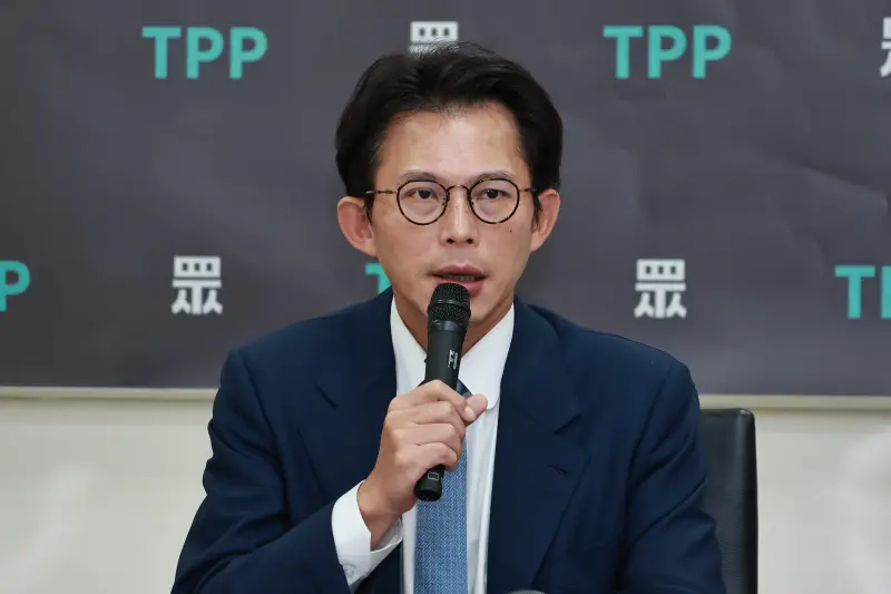 道德長城也違規?建商供車又欠11張罰單 四叉貓揭黃國昌座車爭議