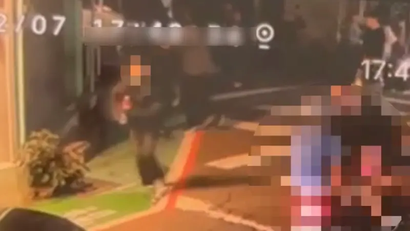 ▲台北市大安區昨（7日）有3名男子在巷弄內拍攝微電影，引發一旁46歲廖姓男子的不滿。（圖／翻攝畫面）