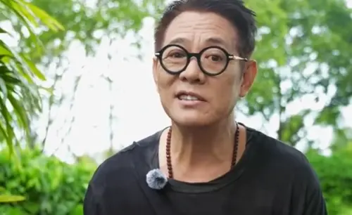 ▲李連杰遭質疑換心臟換血得以回春，特別關濾鏡露出真面目，表示看起來像是回春的方法，其實很容易，也駁斥外界的謠傳，稱自己什麼也沒移植。（圖／微博＠李連杰）