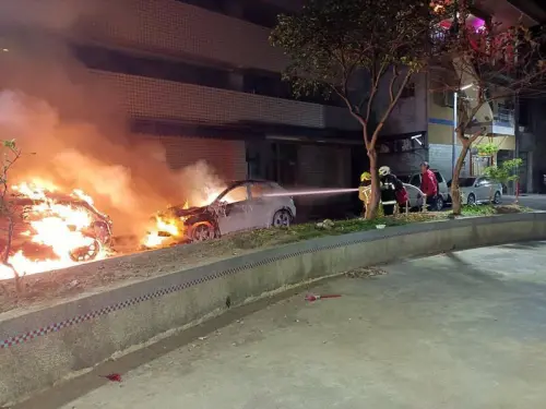 國中屁孩放炮炸毀兩車判賠60萬！少年父親：「從過年鬱卒至今」
