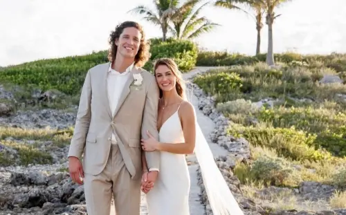 MLB／道奇強投「雪哥」結婚了！觀眾席丟球搭訕美女　今成為老婆
