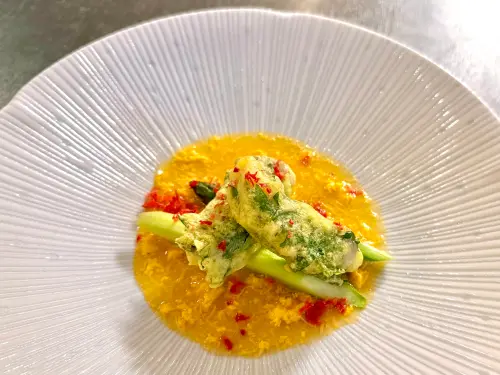 ▲「紫蘇午魚佐蟹黃膏」。（圖／記者蕭涵云攝）