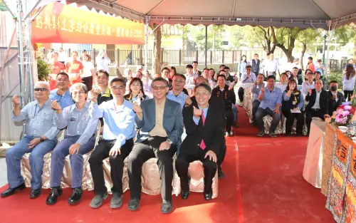 ▲台灣國際造船公司舉行船佳堡集合住宅建案上樑儀式，有小港區地方人士與會。(圖／台灣國際造船公司提供)