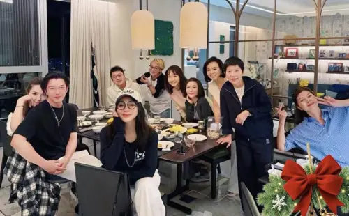 ▲陳美鳳今晚和邱澤、許瑋甯還有其他圈內好友共進晚餐。（圖／陳美鳳 臉書）