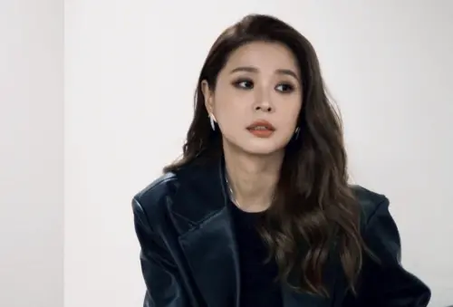 李燕宣告回歸當鍾欣凌師妹！爸卻昏倒發病危通知　她急哭直奔老家
