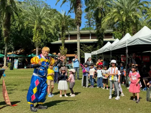 ▲魔術表演活動讓孩子們綻放燦爛笑容。（圖／新北市政府教育局提供）
