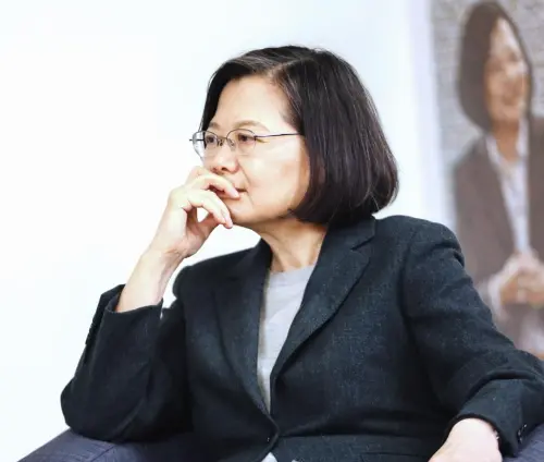 蔡英文撂重話護綠能！他直呼「警告這人」：不准改老娘的政治遺產
