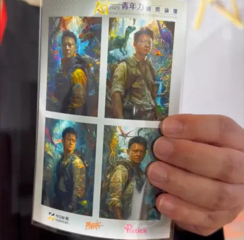 ▲台中市副市長鄭照新選拍「侏儸紀」主題，他喜歡其中那種探險的感覺，對於成品的感想是「比本人酷很多」。（圖／記者嚴俊強攝）