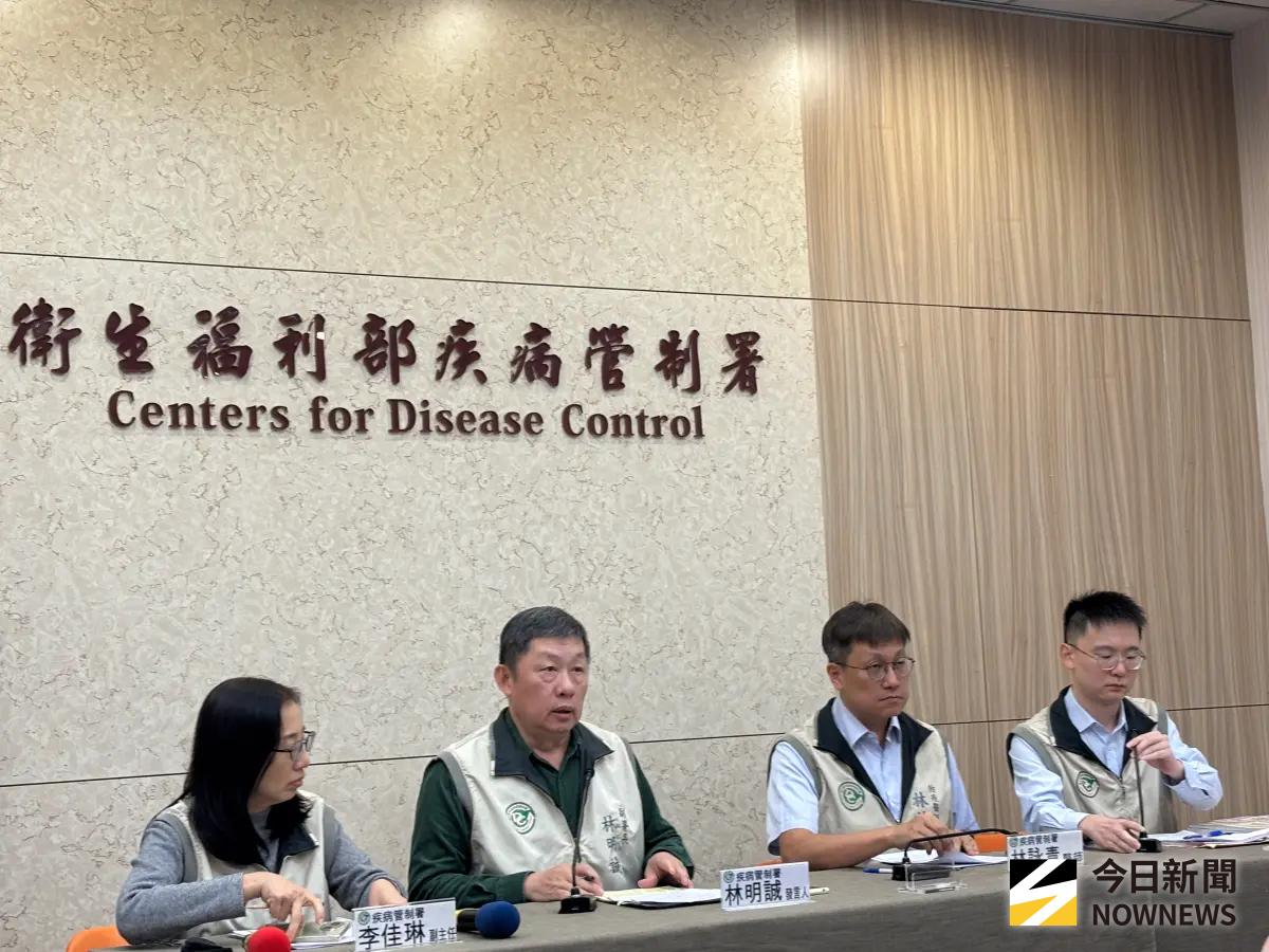 ▲由左至右分別為疾管署副主任李佳琳、發言人林明誠、防疫醫師林詠青及李宗翰。（圖／記者李青縈）