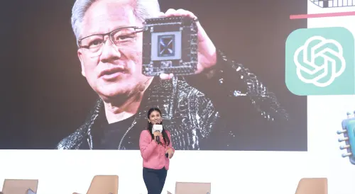 ▲今（9）日美國Z世代網路安全領導者、社會企業家暨教育推動者凱拉‧古魯與鴻海教育基金會總監葉芃欣進行對談。（圖／NOWnews攝影中心）