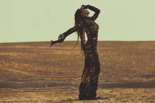 ▲蔡依林和團隊每天清晨都追著日出的第一道光開工。（圖／凌時差音樂提供）