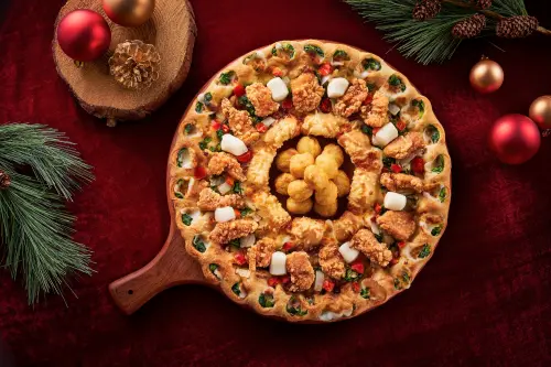 睽違4年！必勝客聖誕花圈黃金雞披薩再開賣　買一送一免優惠代碼
