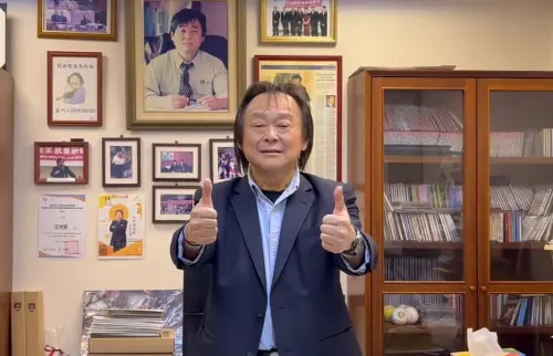 ▲王世堅（如圖）因網路夯曲〈沒出息〉引發討論潮。（圖／民視提供）