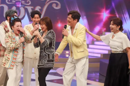 ▲「超級孩子王」張婧衧與林映甄落敗淚灑錄影現場，連白冰冰（左一）看了都忍不住落淚。（圖／民視提供）