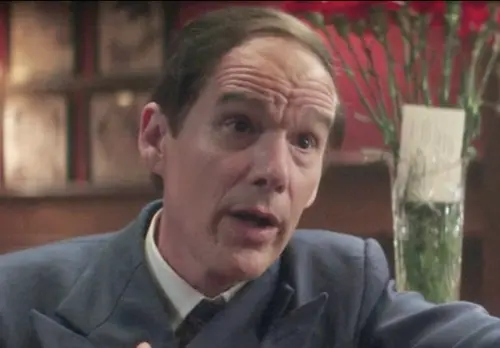 ▲伊森霍克入圍83屆金球獎音樂或喜劇類影帝的《藍月終曲》，本月下旬會在影音平台上架。（圖／摘自IMDb）