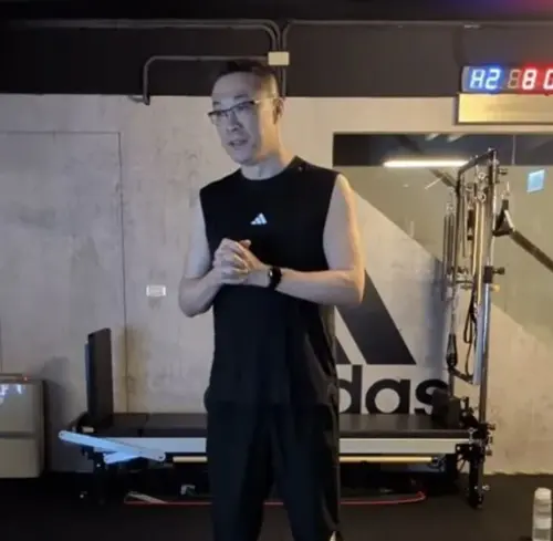 朱學恒提前出獄瘦20公斤！首次回歸直播不談政治　自曝「這件事」
