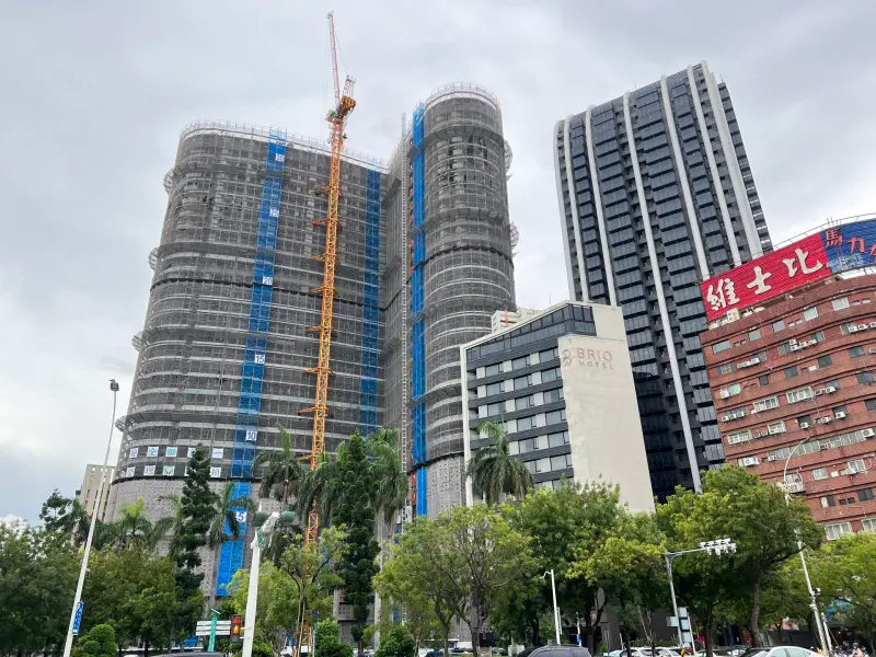 ▲今年前 9 月全台預售屋交易量大跌 75%，不過竟有 5 個行政區買氣逆勢飆升，中高雄新興區更狂漲近 4 成。（示意圖／永慶房屋提供）