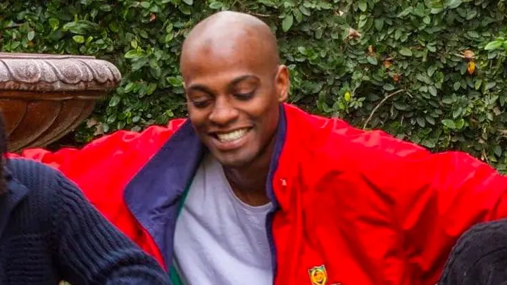 ▲葛萊美提名男中音朱比蘭．塞克斯在加州家中遭刺身亡，享壽71歲。警方到場後逮捕其31歲親生兒米卡，並在現場找到疑似兇器。案件已移送檢方調查，樂壇與粉絲紛紛哀悼這位跨界歌者的離世。（圖／翻攝自朱比蘭．塞克斯IG@jubilantsykes）