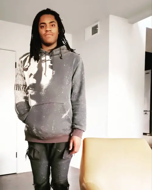 ▲朱比蘭．塞克斯兒子米卡（如圖）被控涉嫌弒父。（圖／翻攝自朱比蘭．塞克斯IG@jubilantsykes）