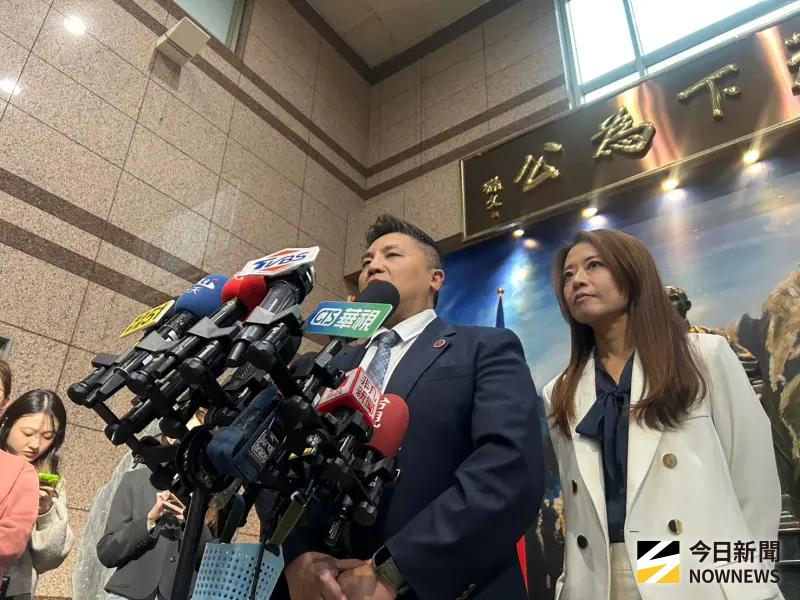 ▲國民黨文傳會主委吳宗憲說，尊重黨團自主。（圖／記者林怡昕攝，2025.12.10）